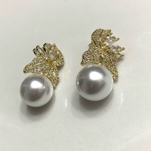 Golden Radiant Pearl Vine